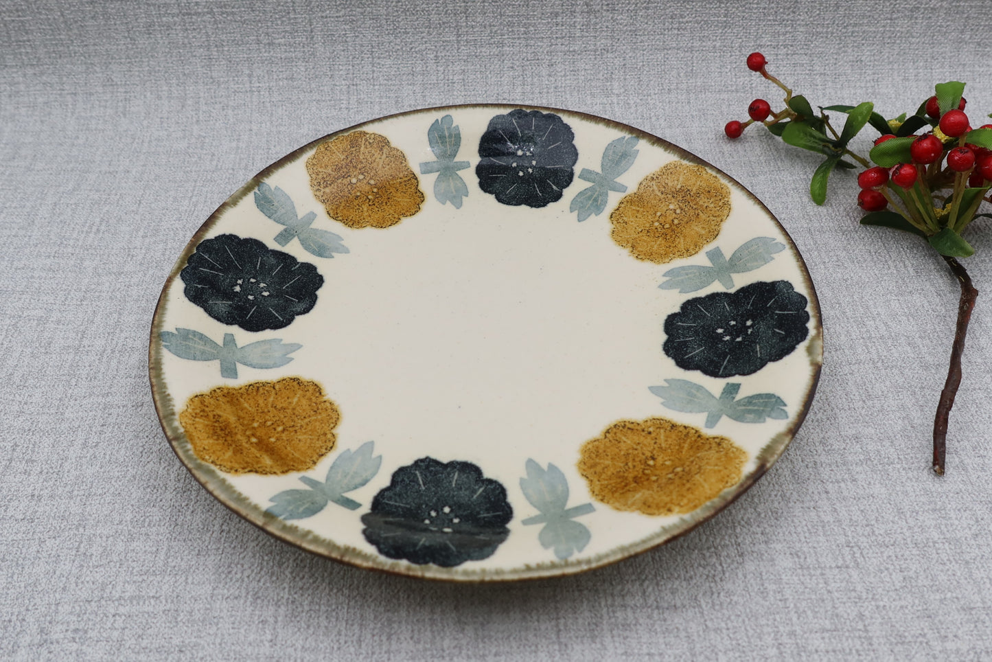 Flat plate, round plate, washi dyed, chrysanthemum flower pattern