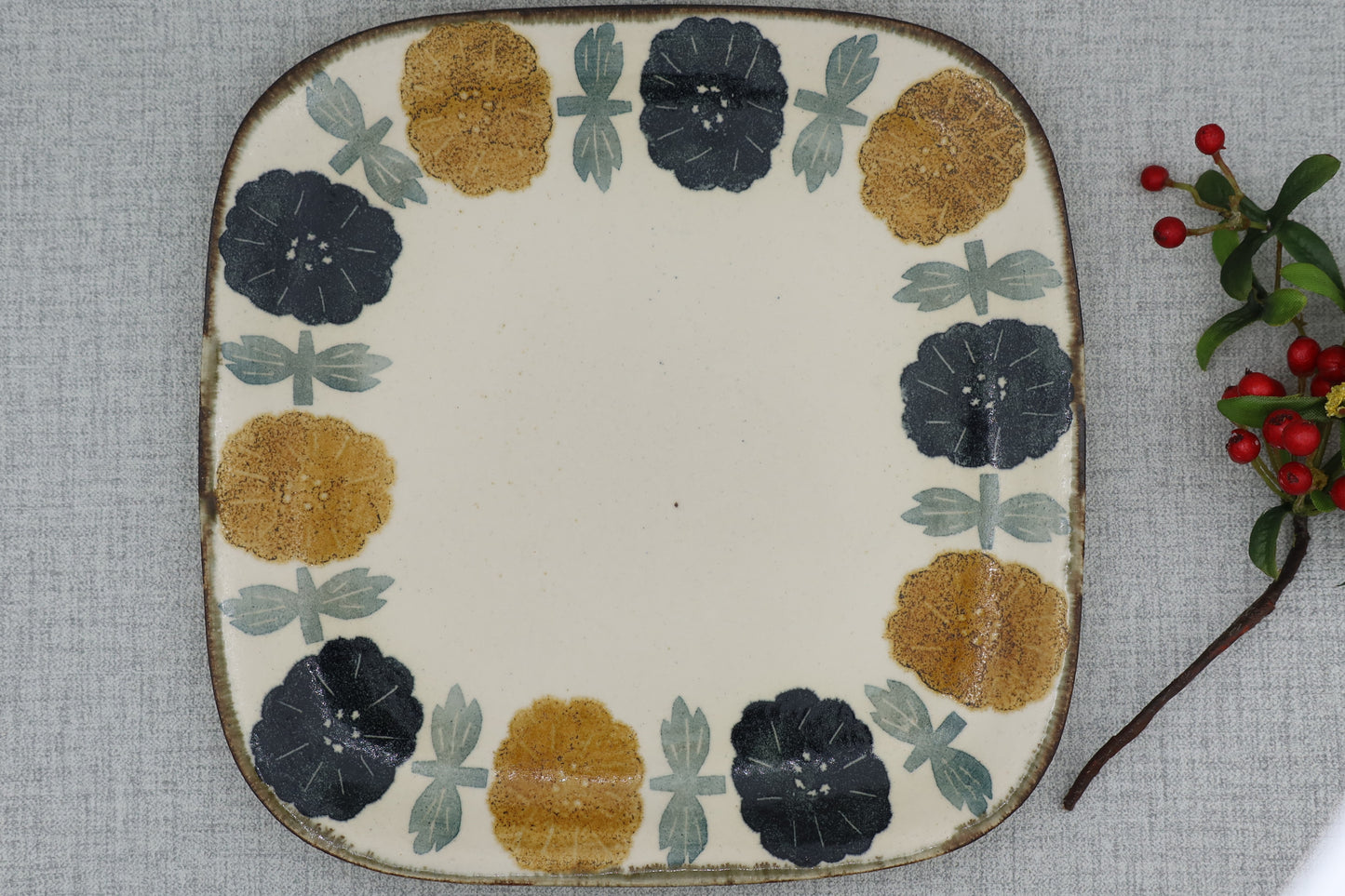 Flat plate, square plate, washi dyed, chrysanthemum flower pattern