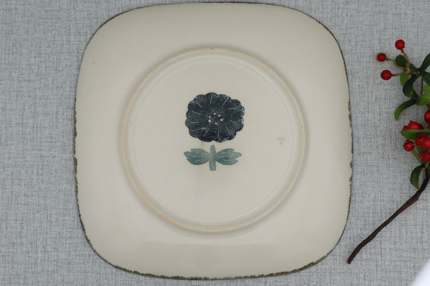 Flat plate, square plate, washi dyed, chrysanthemum flower pattern
