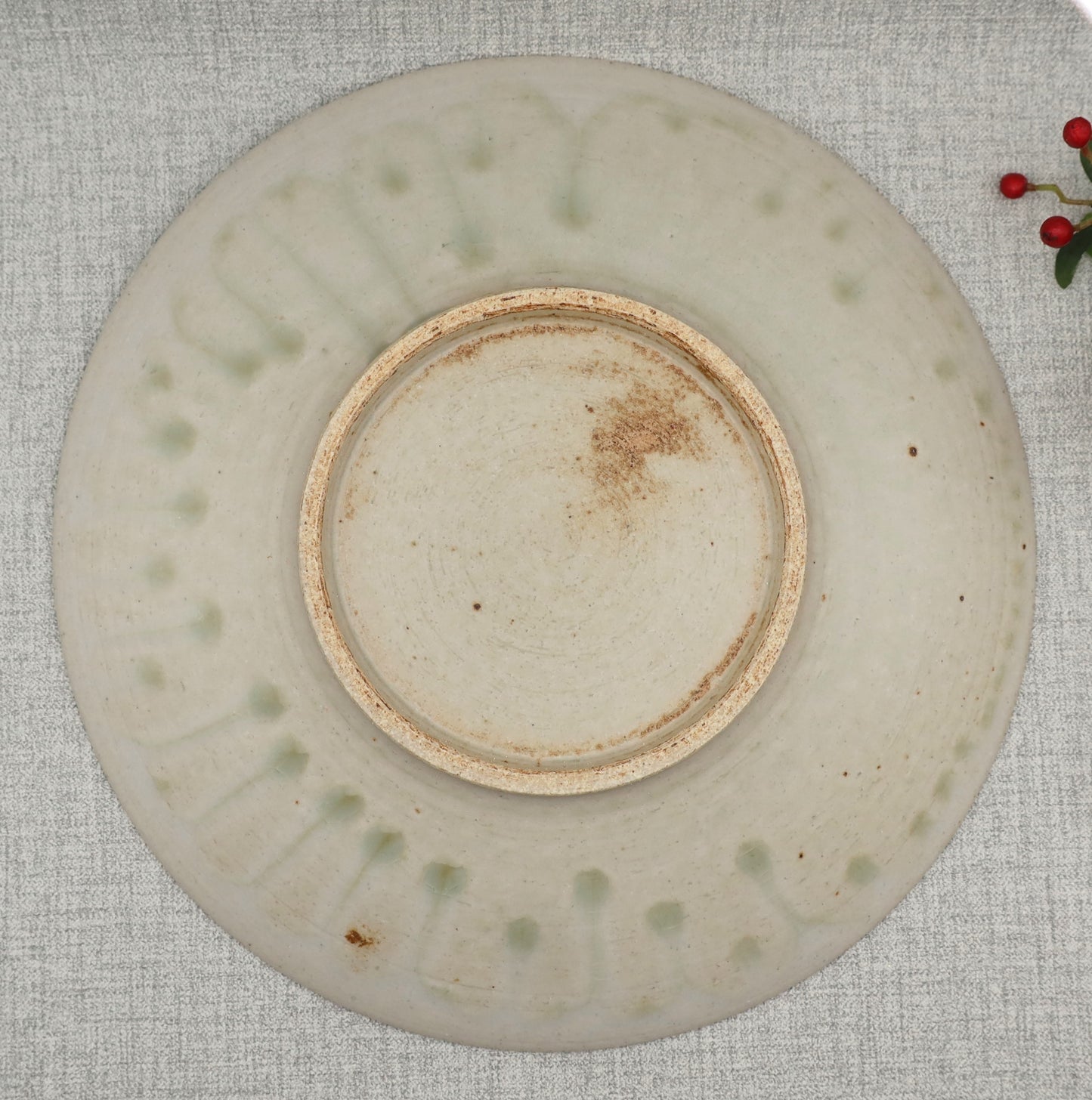 Mashiko ware flat plate, round plate, milky white/light yellow