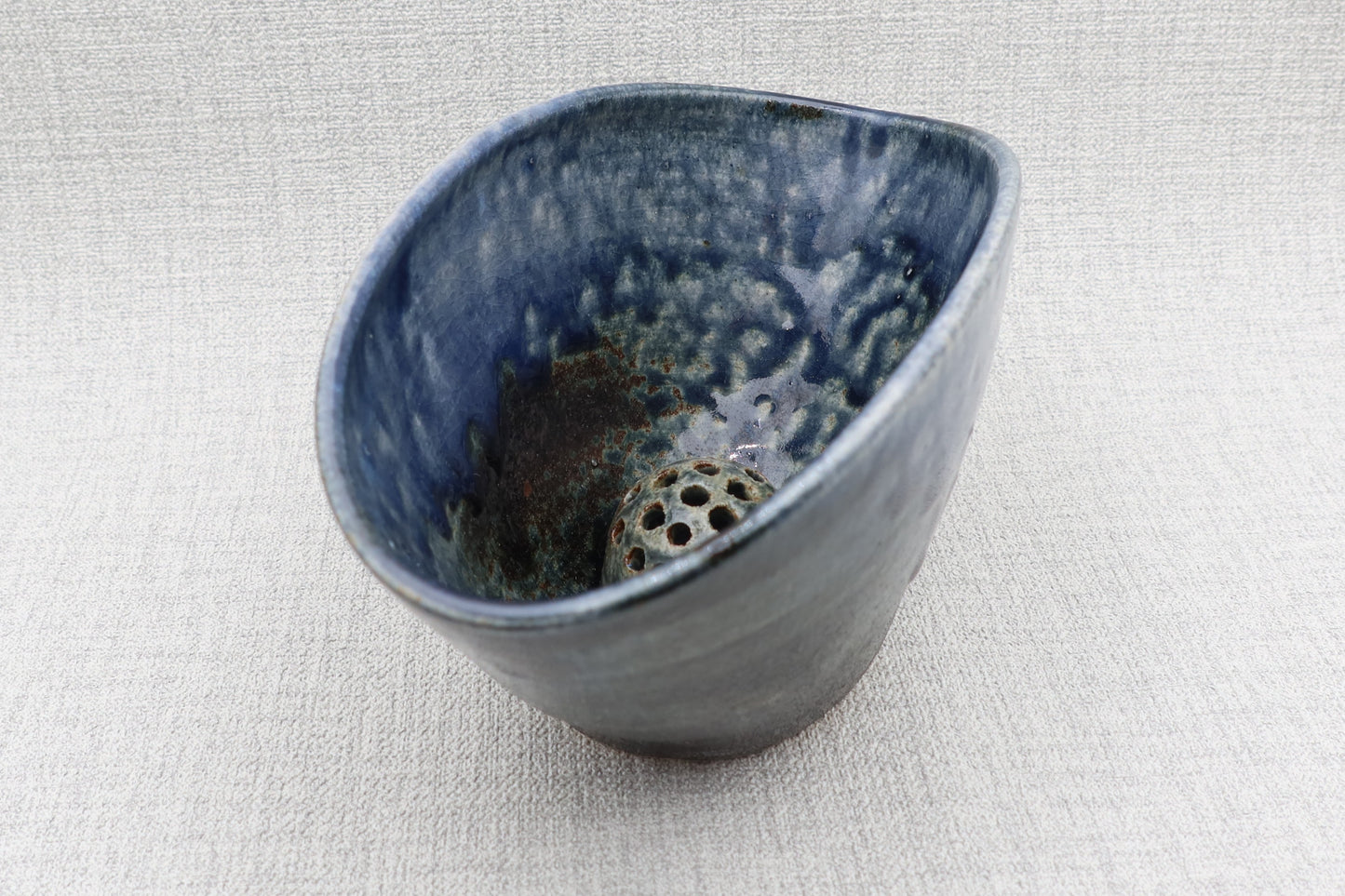 Mashiko ware flower vase, navy blue