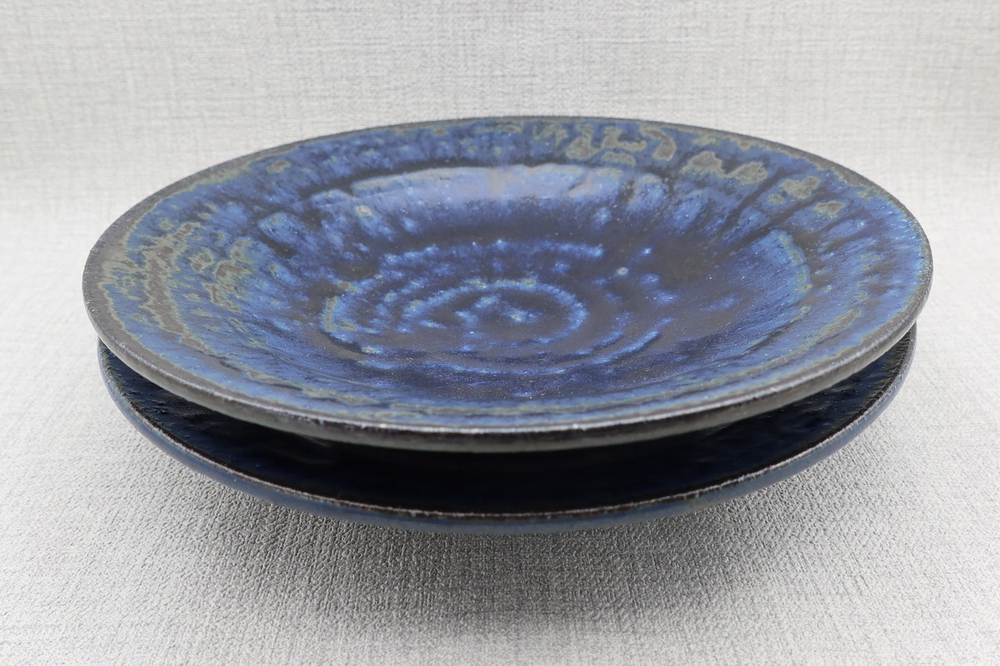 Mashiko ware flat plate, round plate, rust color