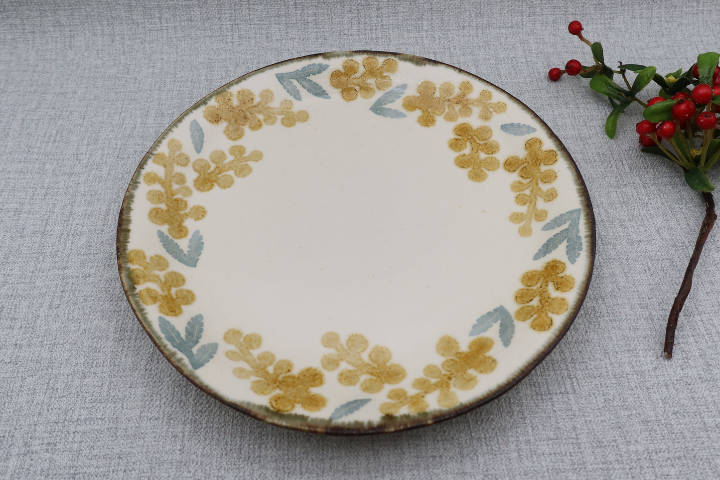 Flat plate, round plate, washi-dyed, mimosa flower pattern