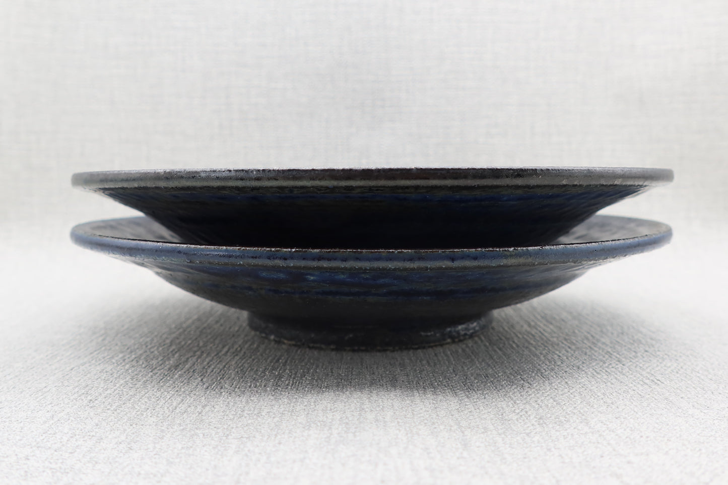 Mashiko ware flat plate, round plate, rust color