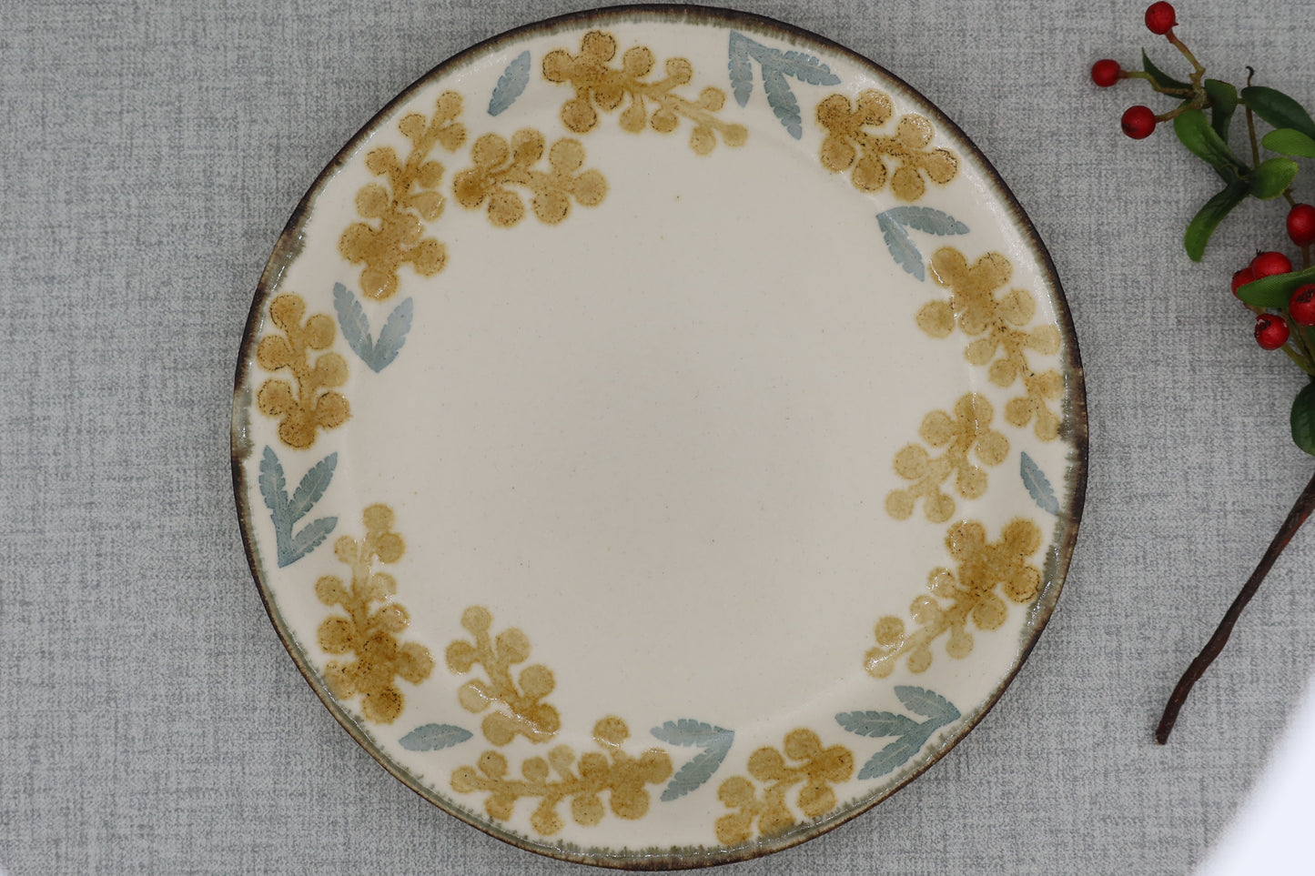 Flat plate, round plate, washi-dyed, mimosa flower pattern