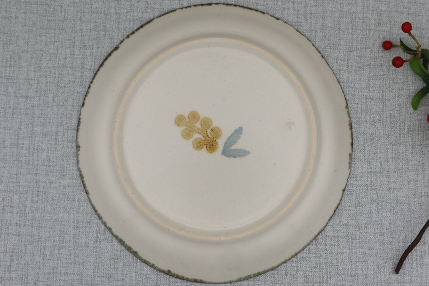 Flat plate, round plate, washi-dyed, mimosa flower pattern