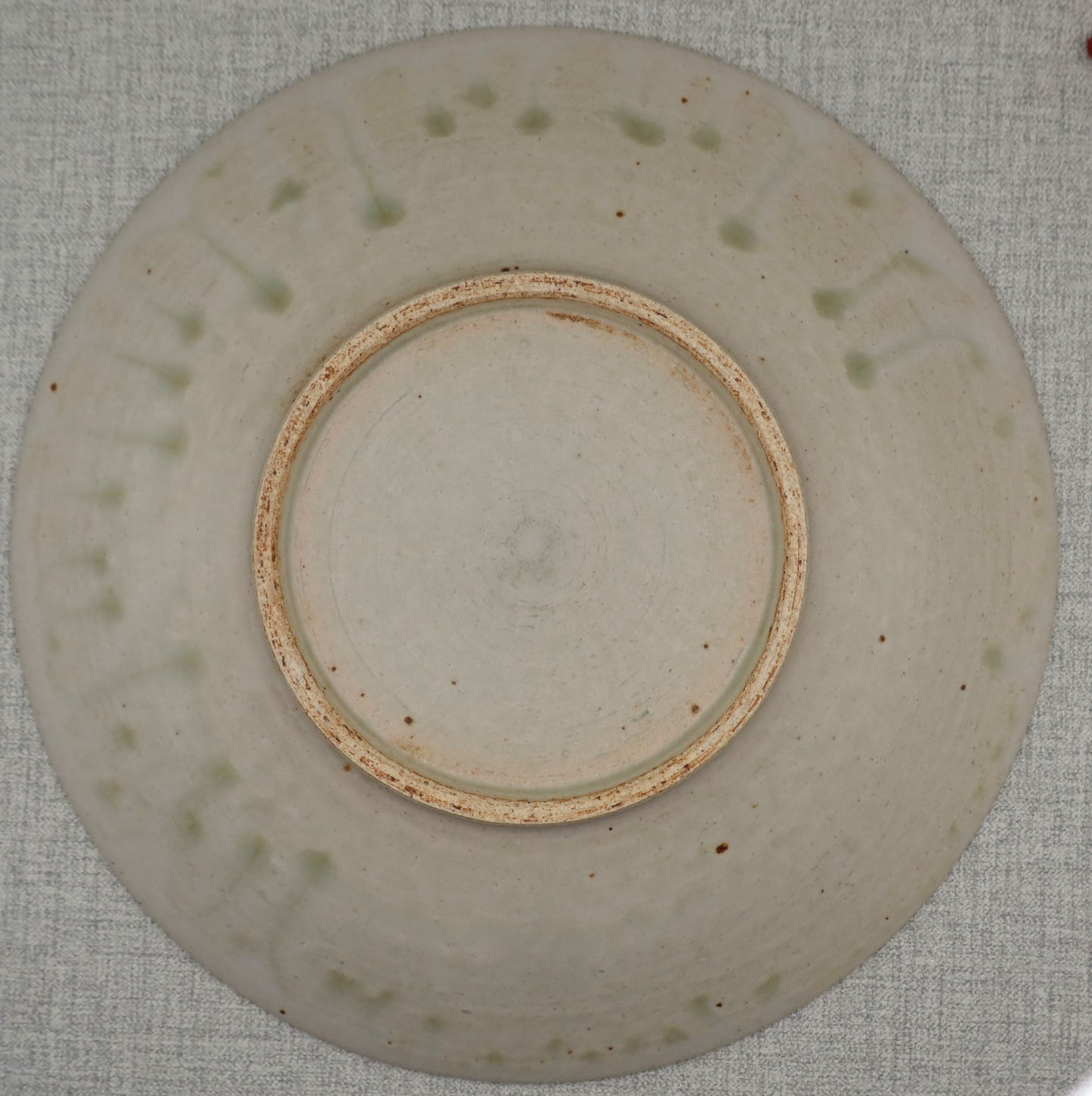 Mashiko ware flat plate, round plate, milky white/light yellow