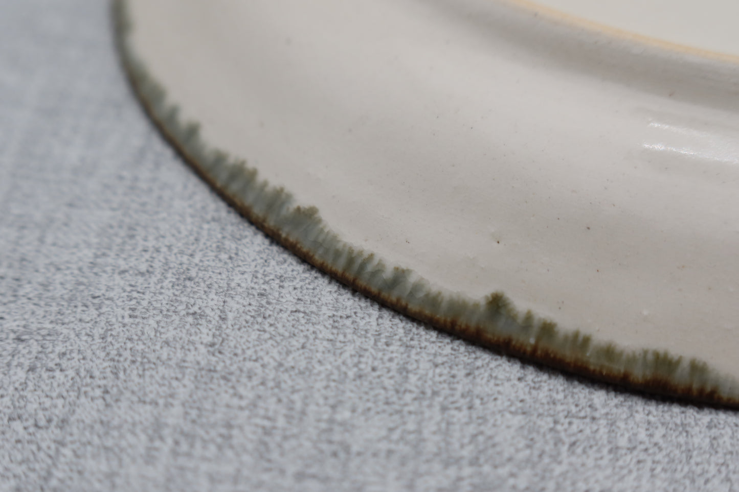 Flat plate, round plate, washi dyed, chrysanthemum flower pattern