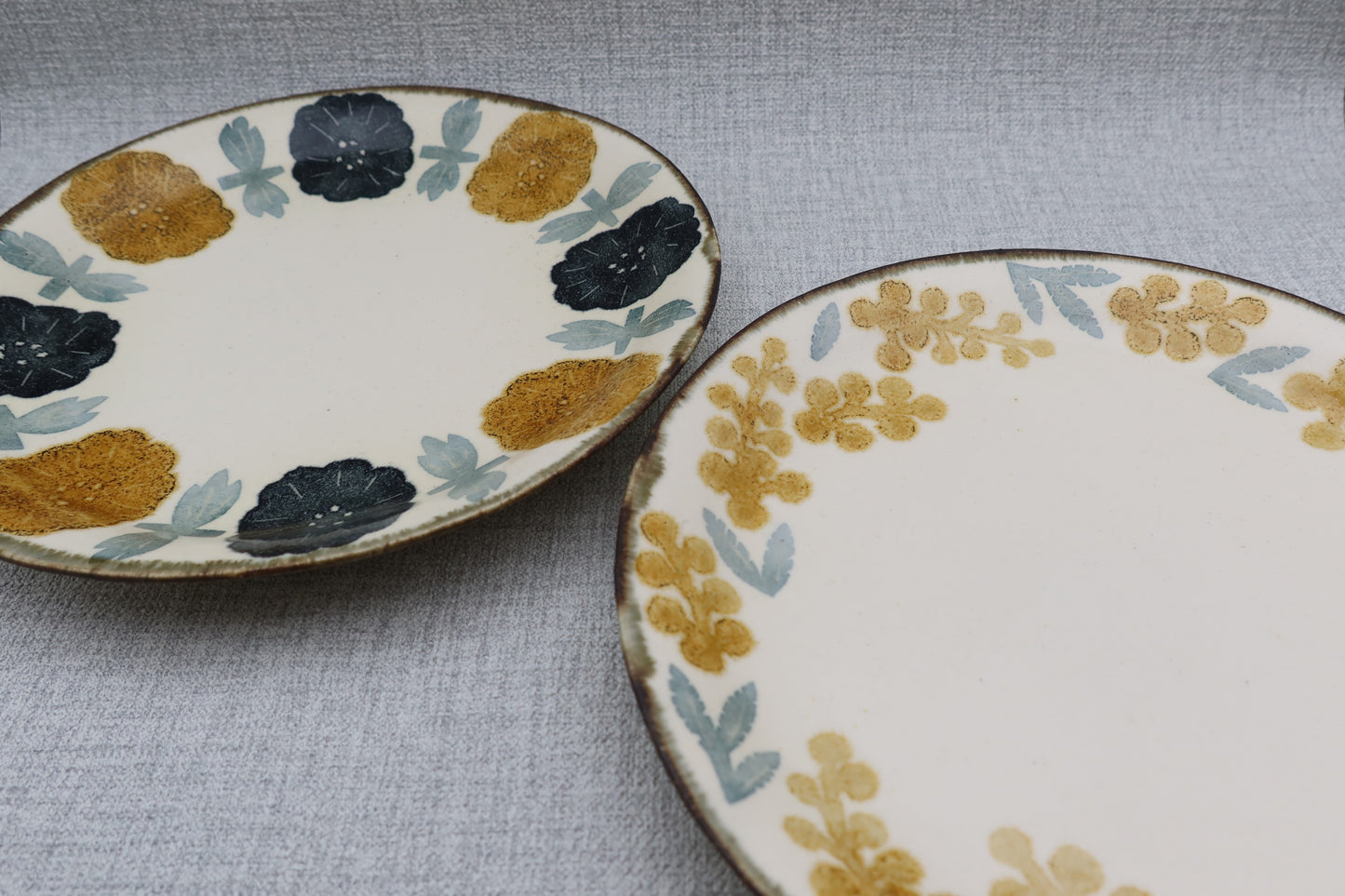 Flat plate, round plate, washi-dyed, mimosa flower pattern