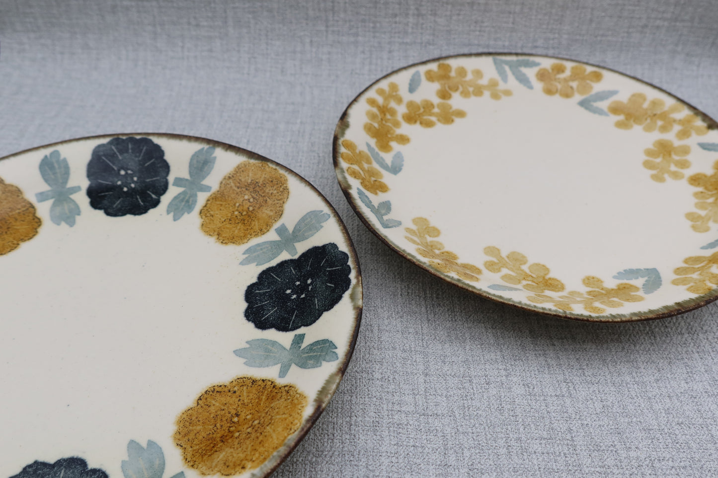 Flat plate, round plate, washi dyed, chrysanthemum flower pattern
