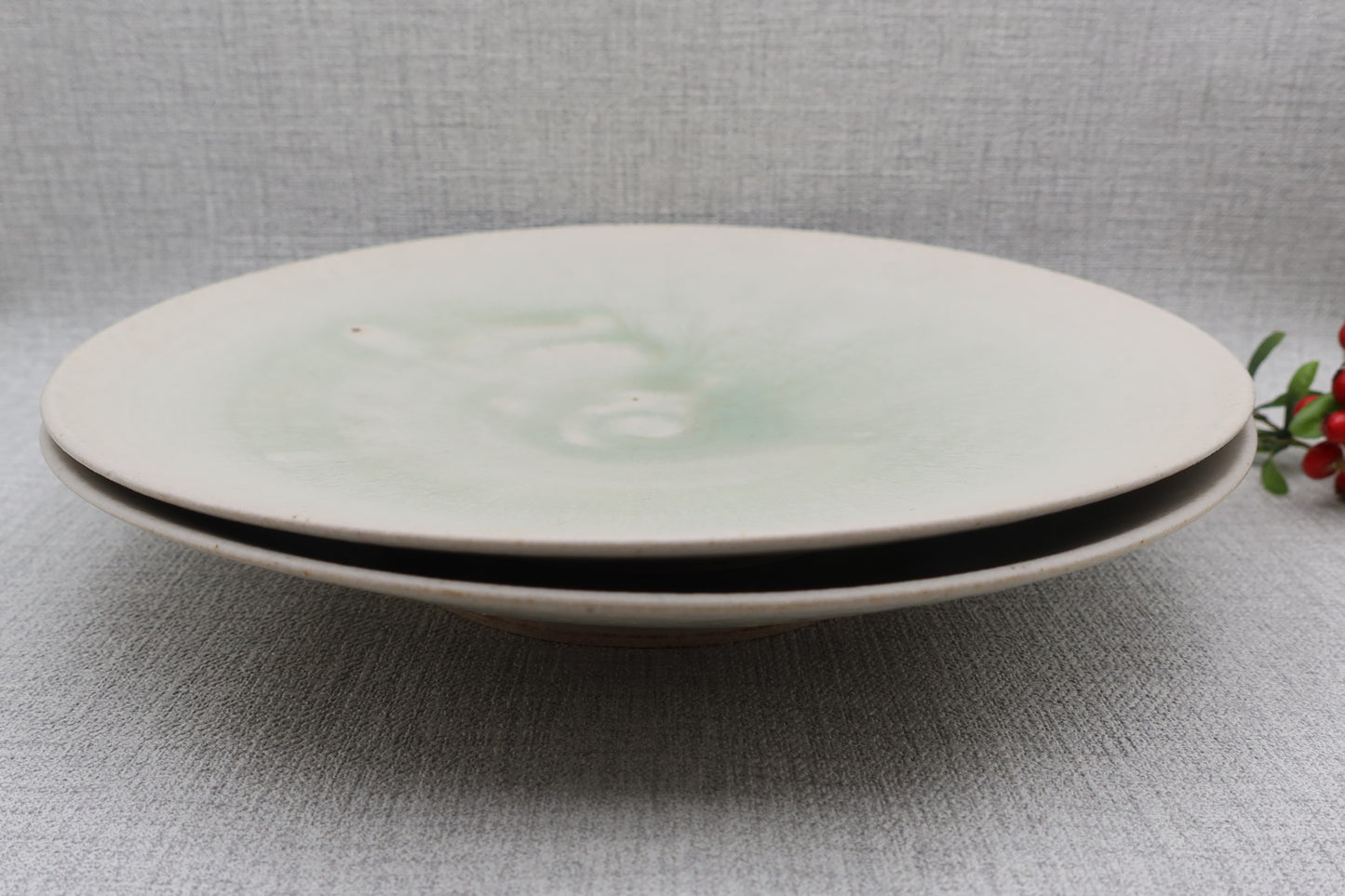 Mashiko ware flat plate, round plate, milky white/light yellow