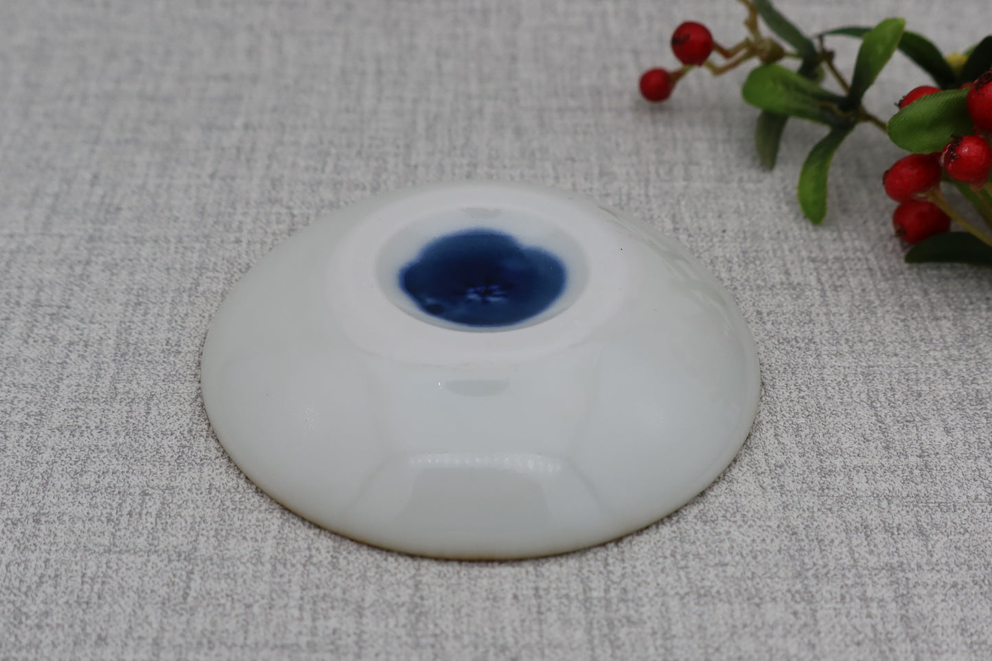 Small plate, round plate, floral pattern