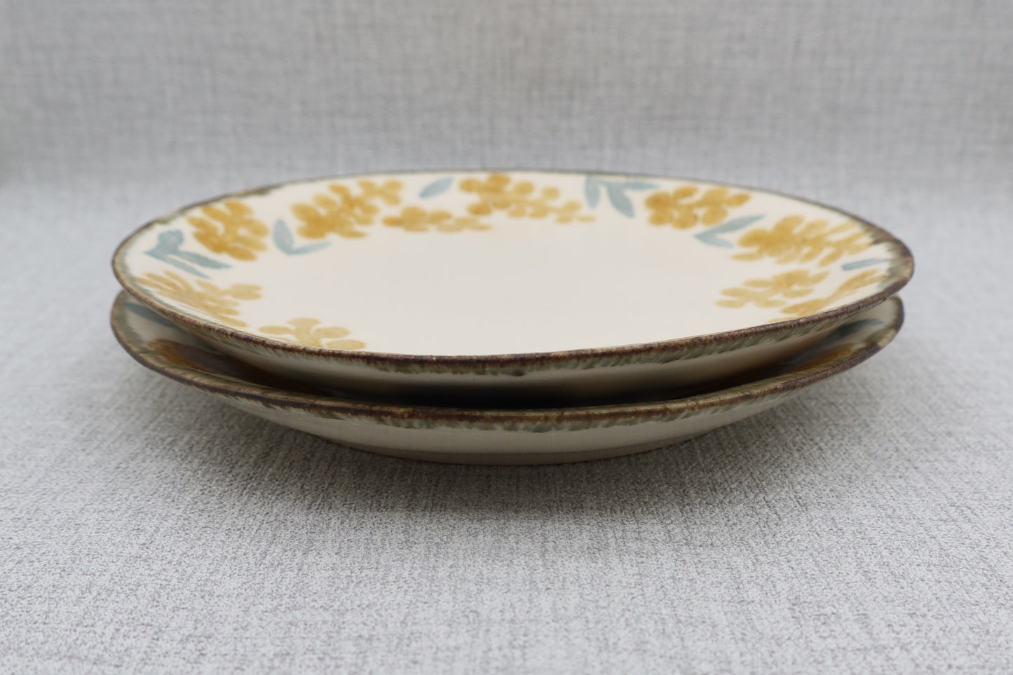 Flat plate, round plate, washi-dyed, mimosa flower pattern