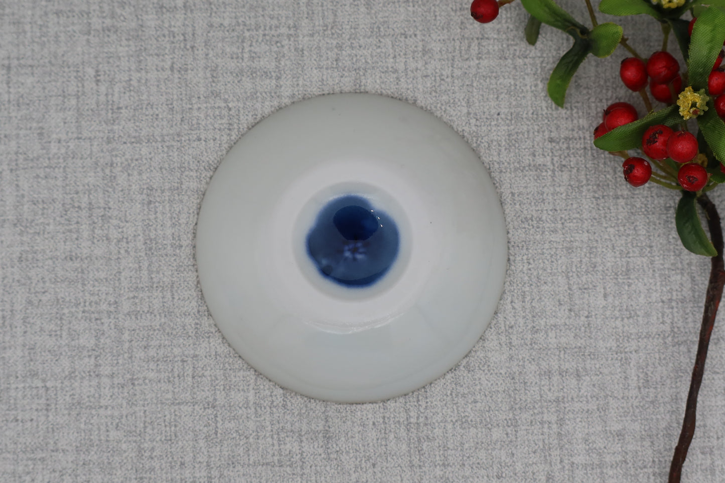 Small plate, round plate, floral pattern