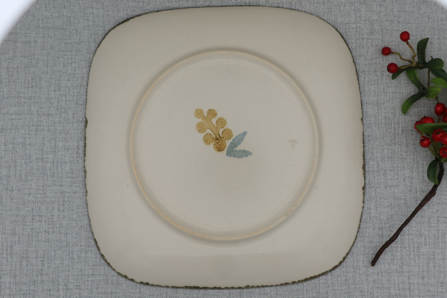 Flat plate, square plate, washi-dyed, mimosa flower