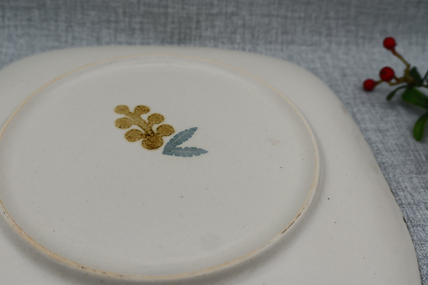 Flat plate, square plate, washi-dyed, mimosa flower