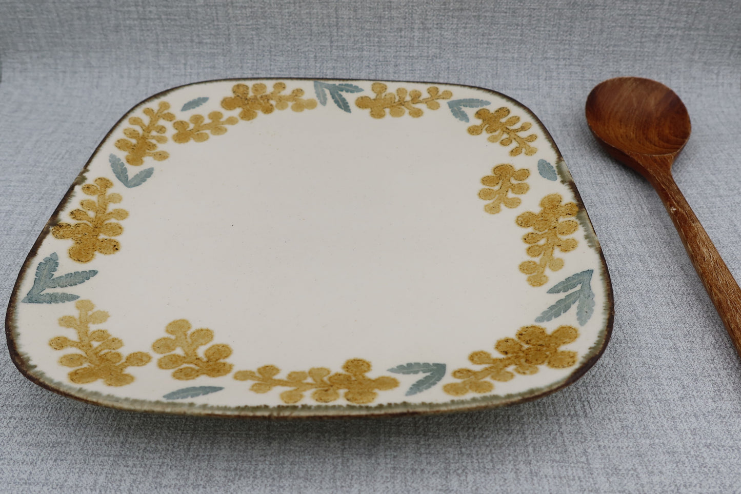 Flat plate, square plate, washi-dyed, mimosa flower