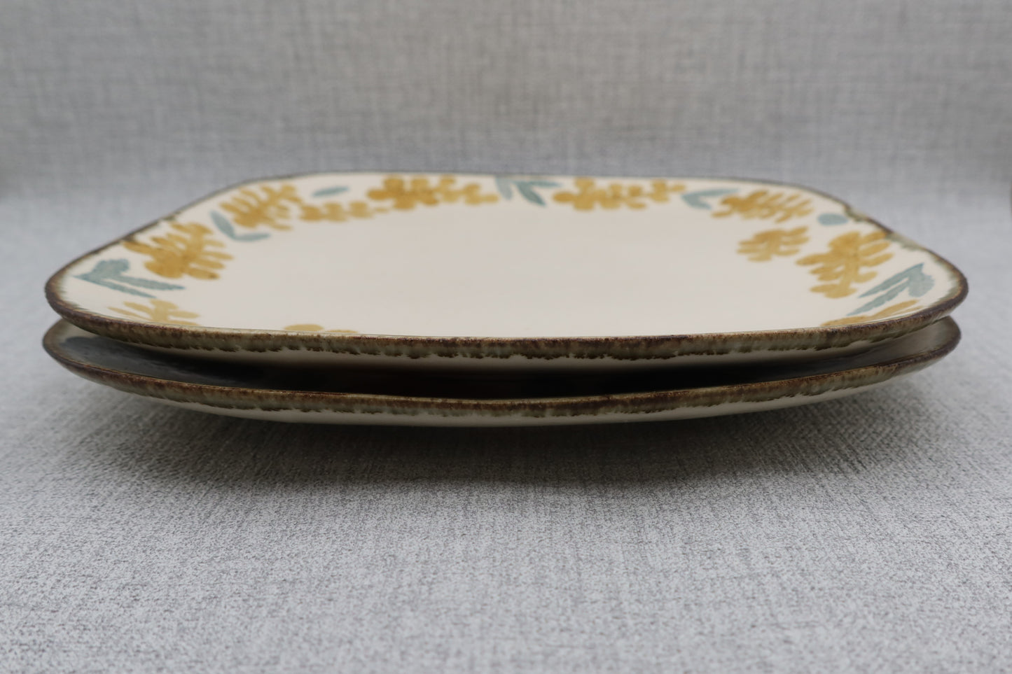 Flat plate, square plate, washi-dyed, mimosa flower