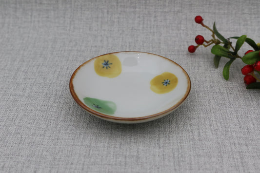 Small plate, round plate, plum blossom