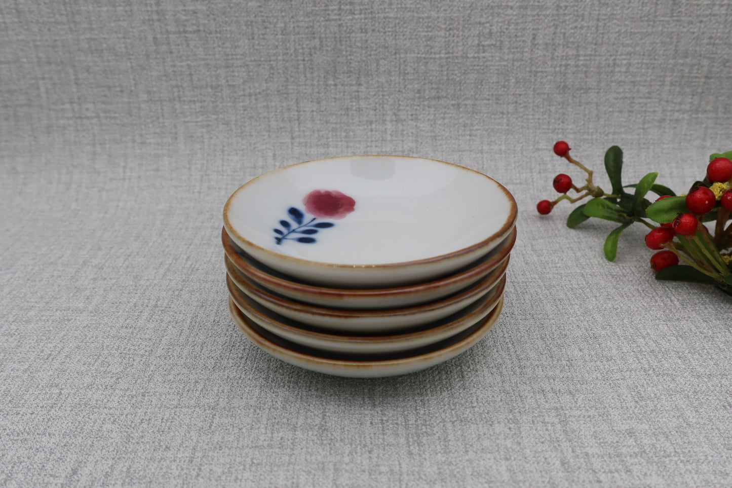 Small plate, round plate, floral pattern