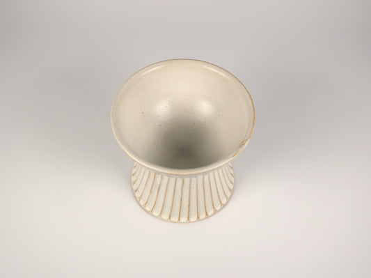 Mashiko ware pet food bowl, off-white
