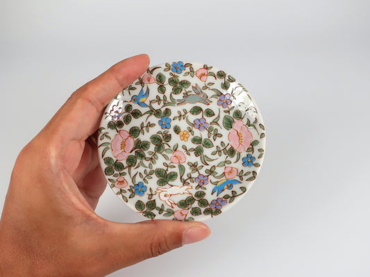 KUTANI ART SMALL PLATE "FLOWERS & RABBITS"