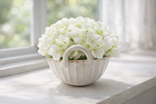 Mashiko Ware Bag-shaped Single Flower Vase, Off-white