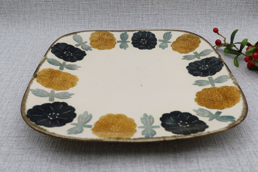 Flat plate, square plate, washi dyed, chrysanthemum flower pattern