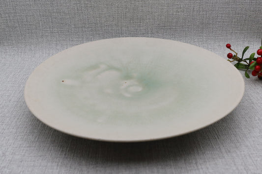 Mashiko ware flat plate, round plate, milky white/light yellow