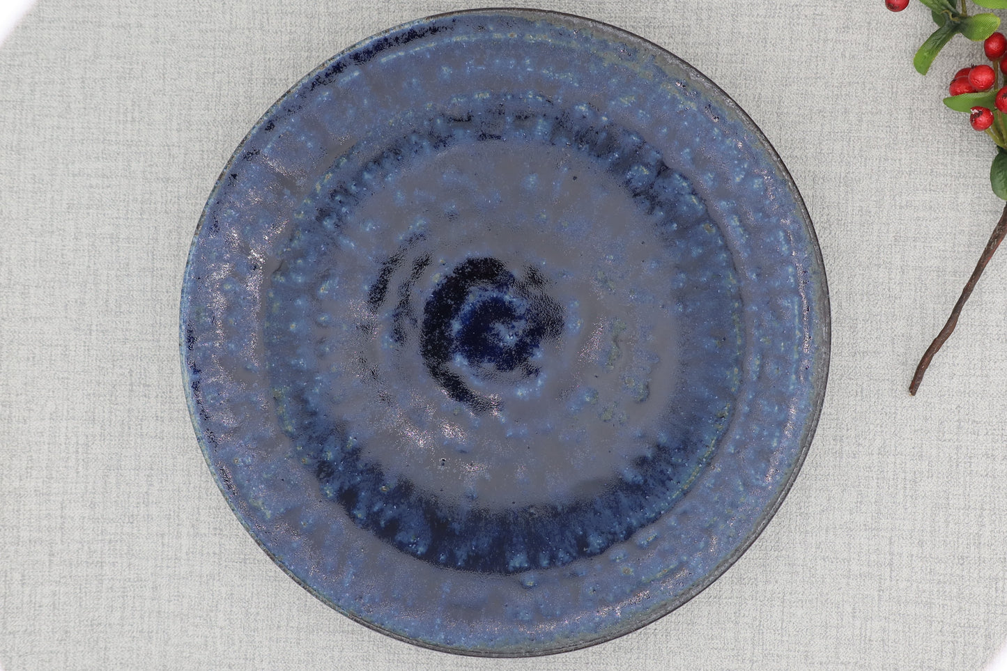 Mashiko ware flat plate, round plate, rust color