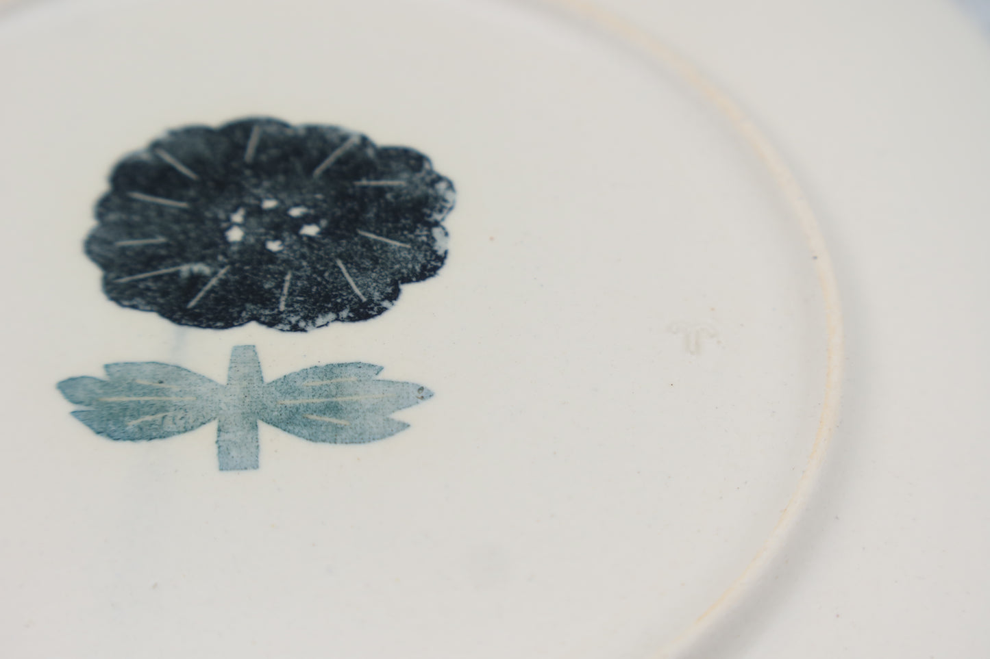 Flat plate, square plate, washi dyed, chrysanthemum flower pattern