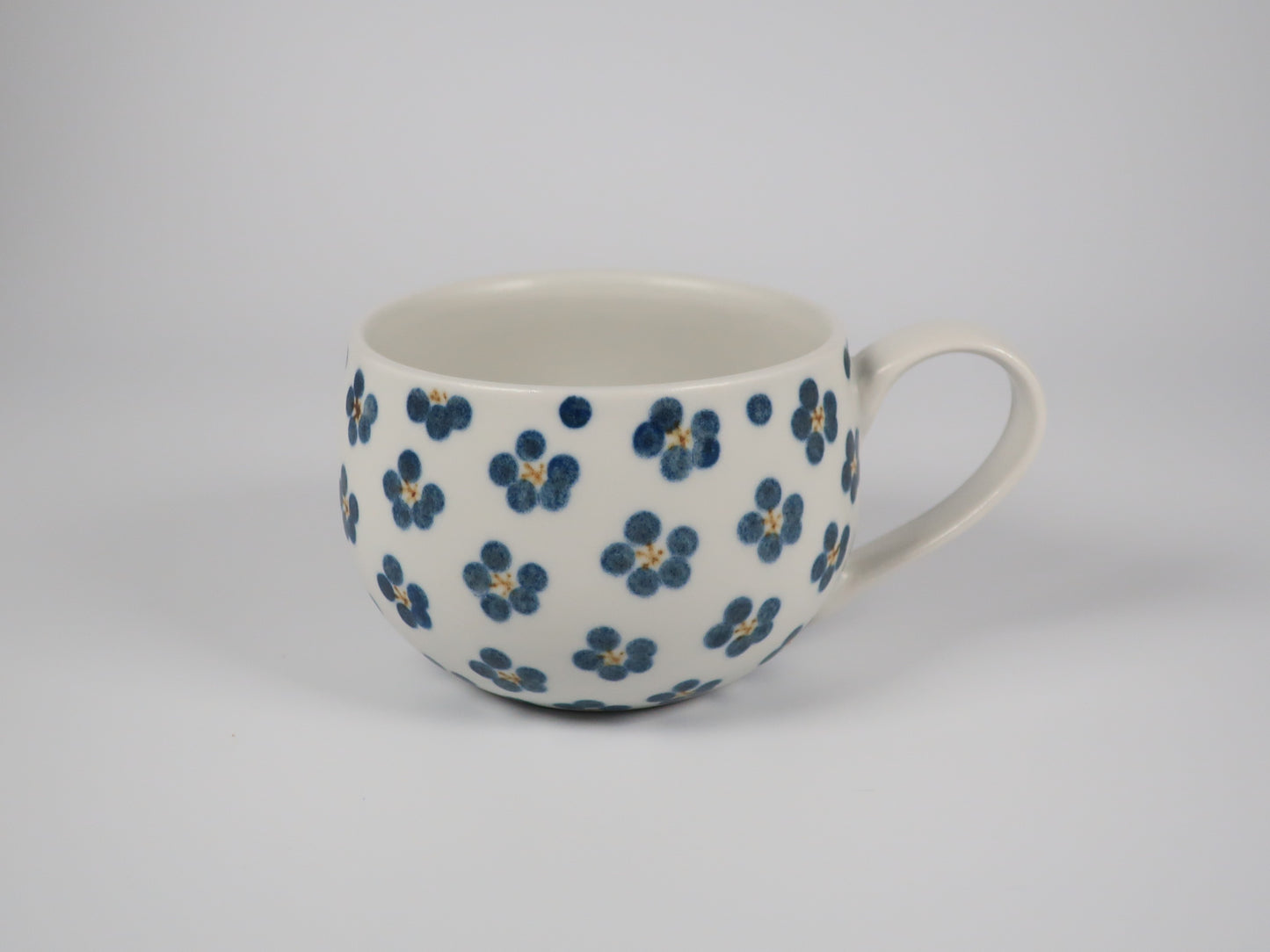 Tobe Ware Round Mug with Blue Small Pattern