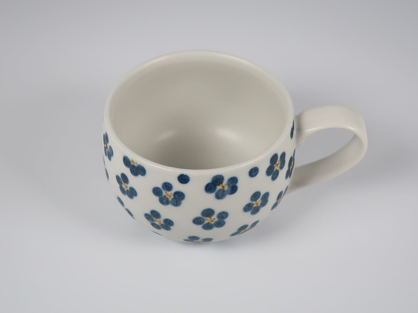 Tobe Ware Round Mug with Blue Small Pattern