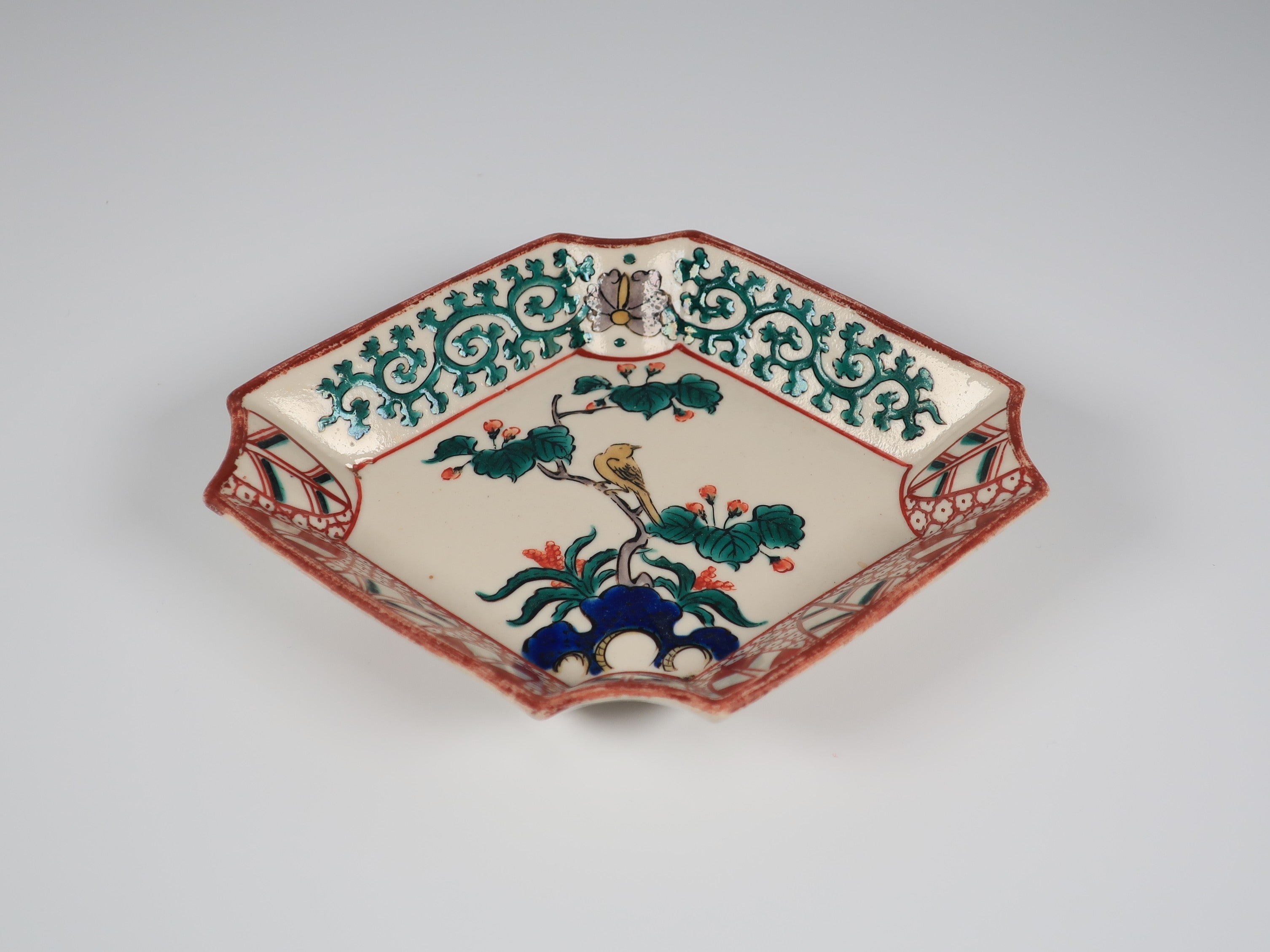 時代物 九谷焼 龍紋様 菱形皿 骨董品 古九谷 金彩 コレクション 美術品