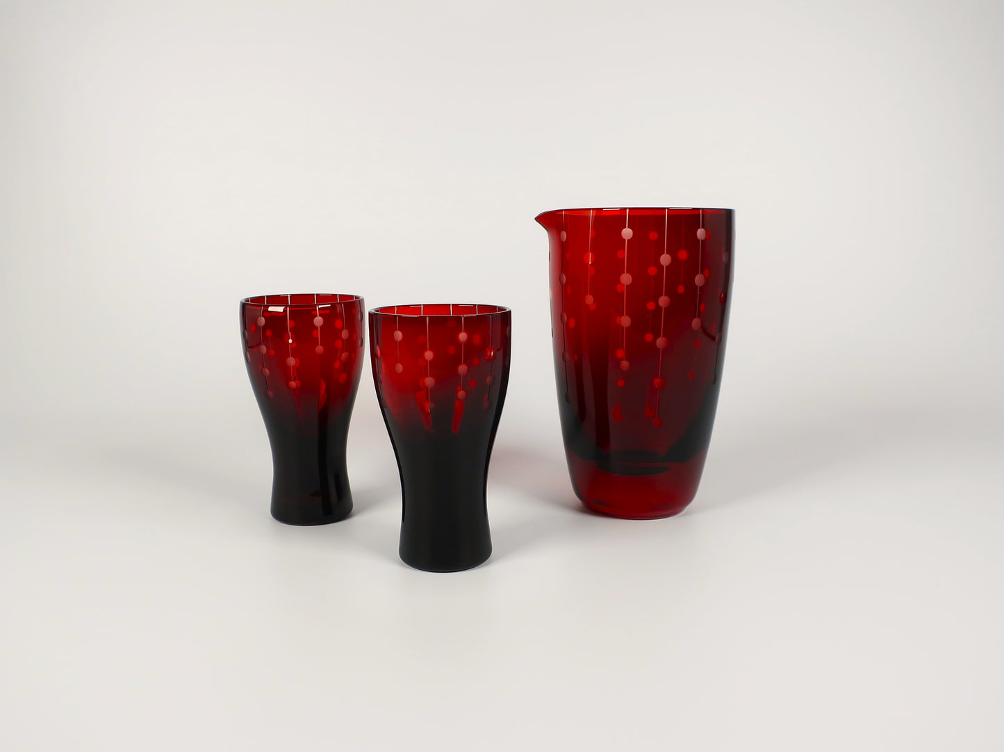 Edo Kiriko Sake Pourer with Connected Small Balls "Tsunagaru Kodama"