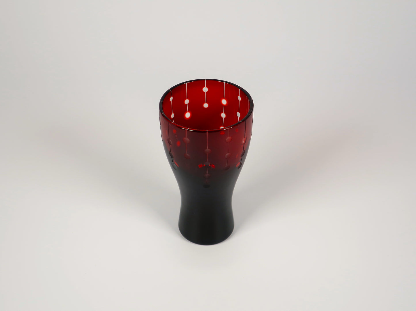 Edo Kiriko Cold Sake Glass, Connecting Small Balls "Tsunagaru Kodama"