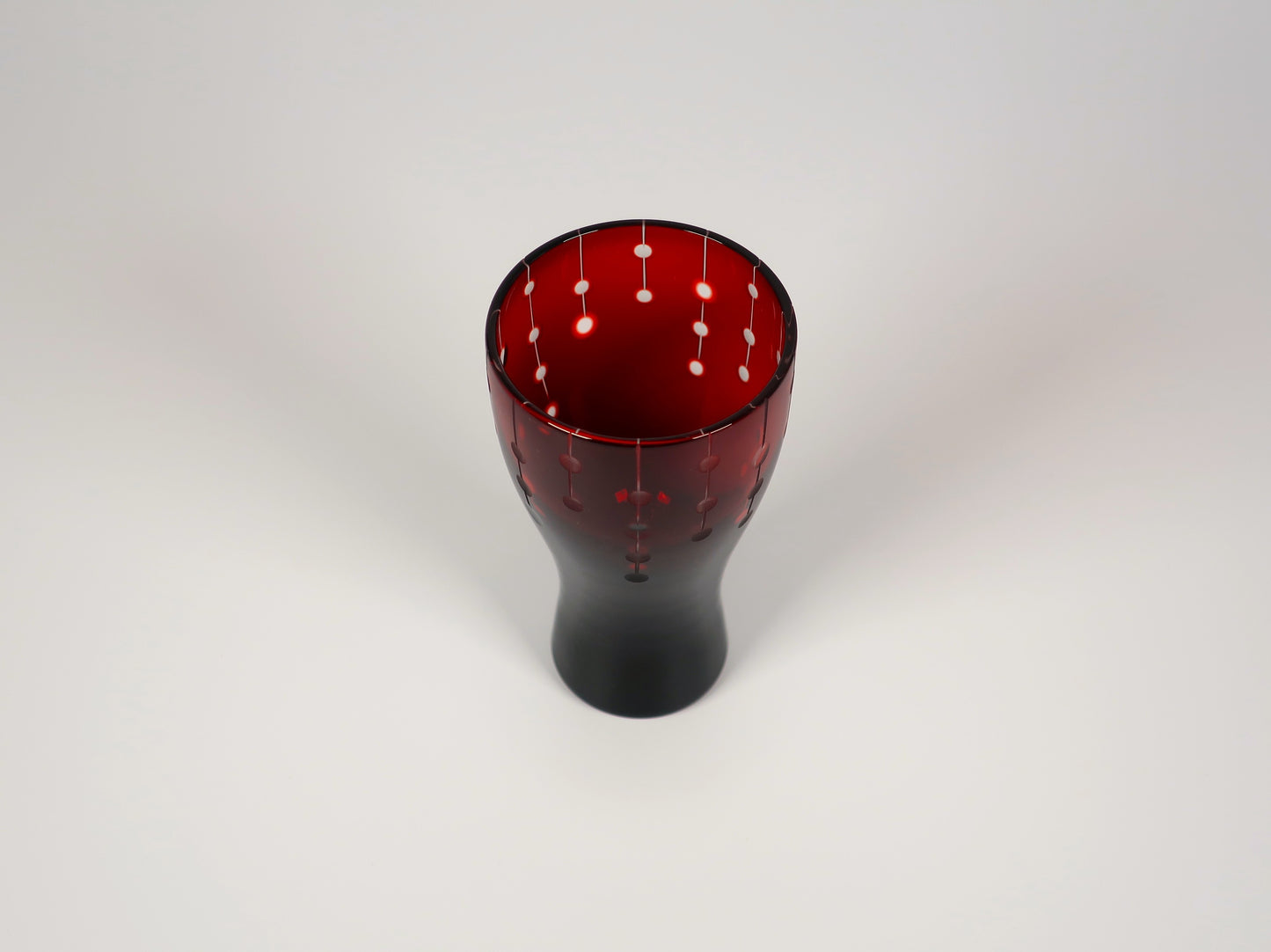 Edo Kiriko Cold Sake Glass, Connecting Small Balls "Tsunagaru Kodama"