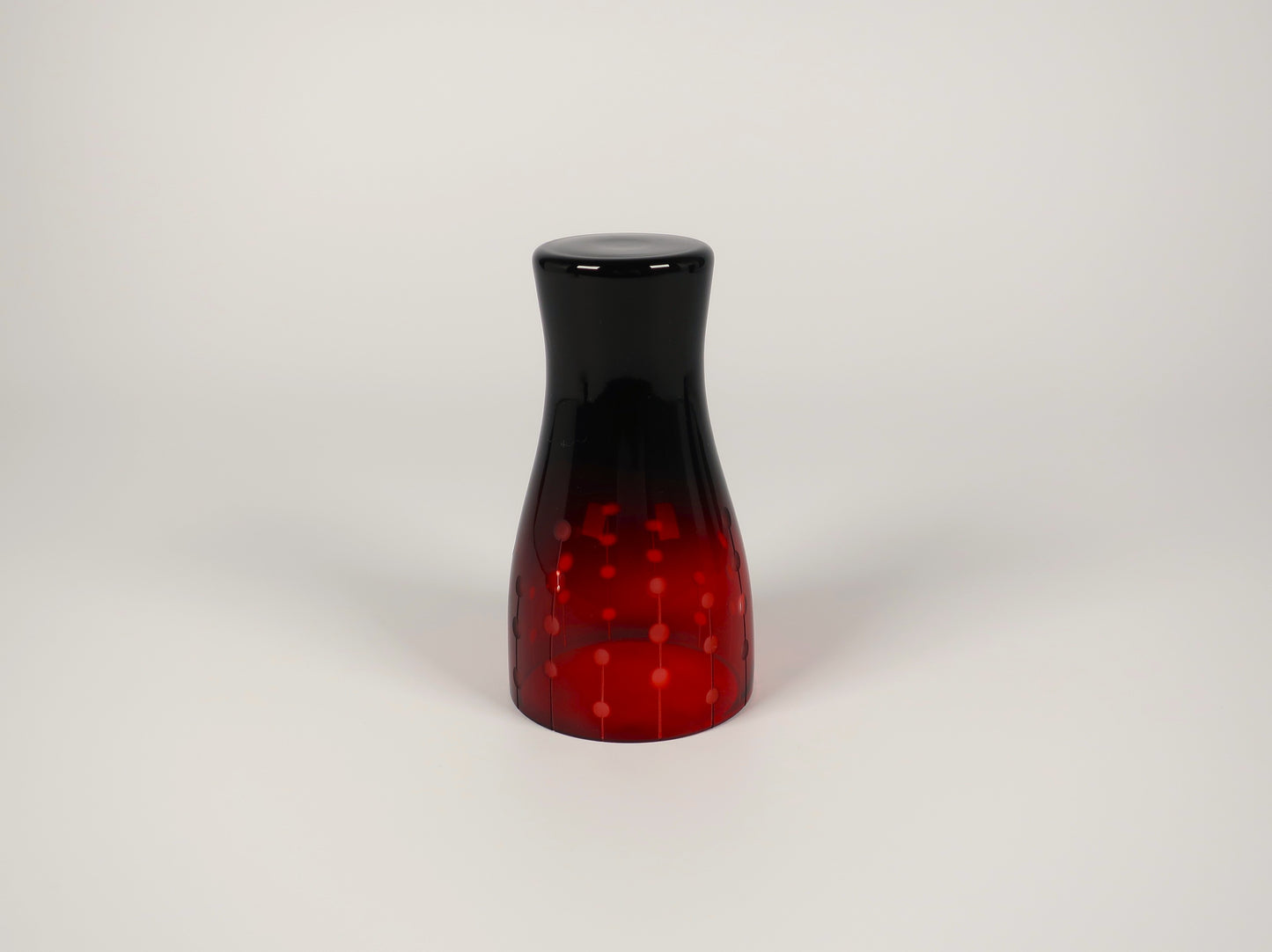 Edo Kiriko Cold Sake Glass, Connecting Small Balls "Tsunagaru Kodama"