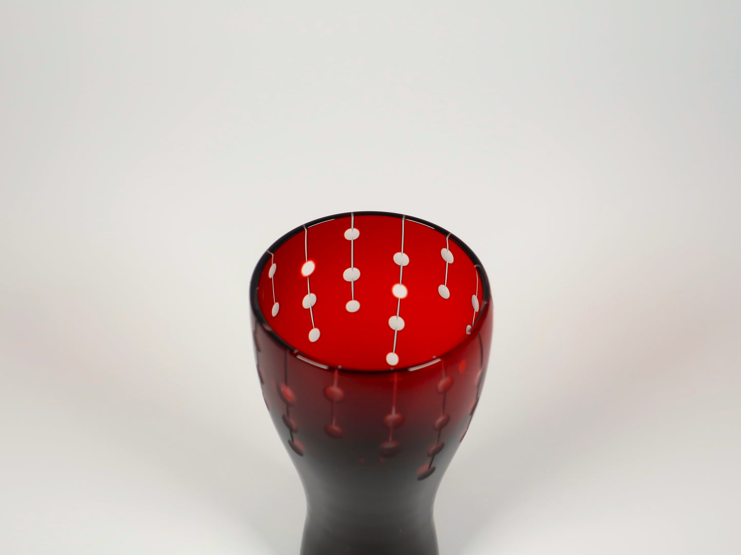 Edo Kiriko Cold Sake Glass, Connecting Small Balls "Tsunagaru Kodama"