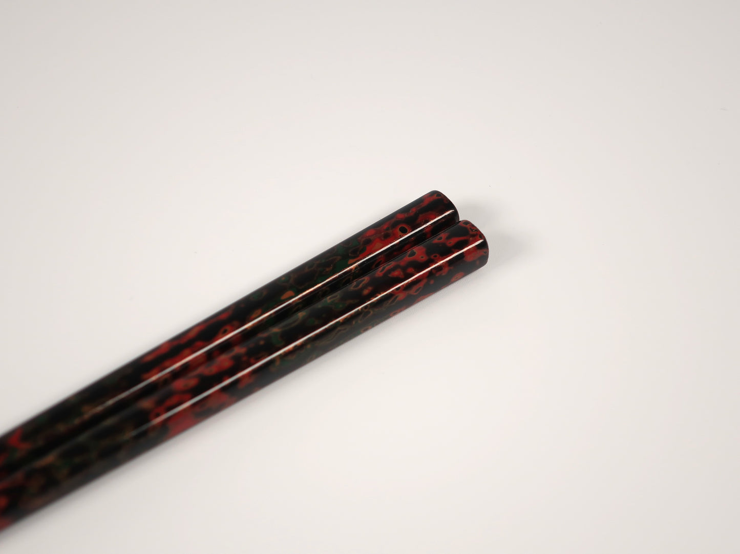 Tsugaru-nuri, pair of chopsticks, Kara-nuri, Ro (Black color) / Akane (Madder red color)