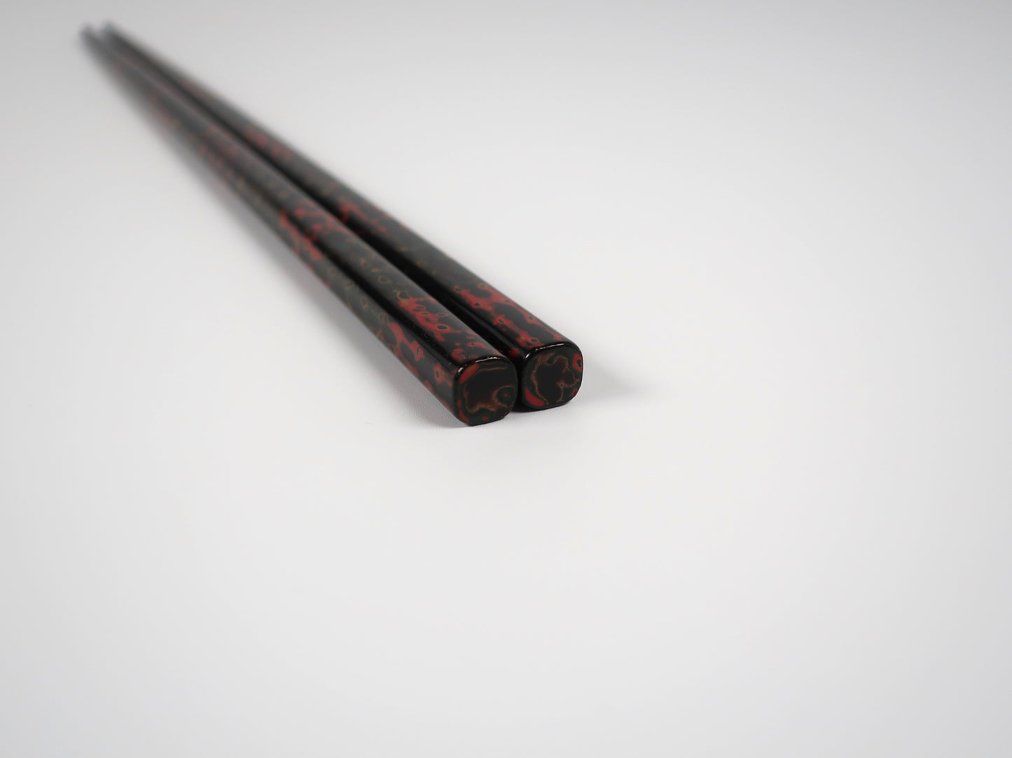 Tsugaru-nuri, pair of chopsticks, Kara-nuri, Ro (Black color) / Akane (Madder red color)