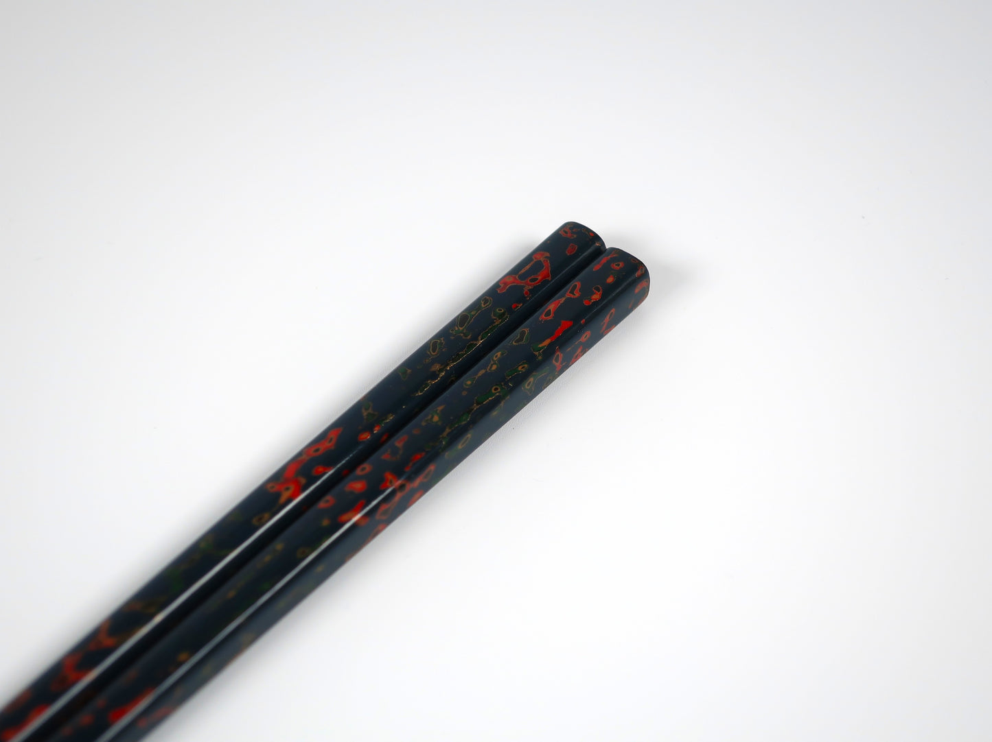 Tsugaru-nuri, pair of chopsticks, Kara-nuri, Ai (Deep indigo color) / Momo (Soft pink color)