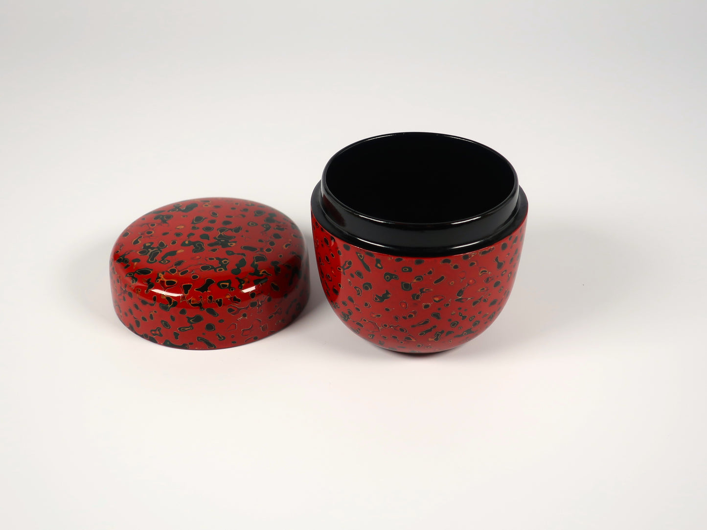 [Vintage] Tsugaru-nuri Natsume Tea Caddy (Kara-nuri, Vermilion)