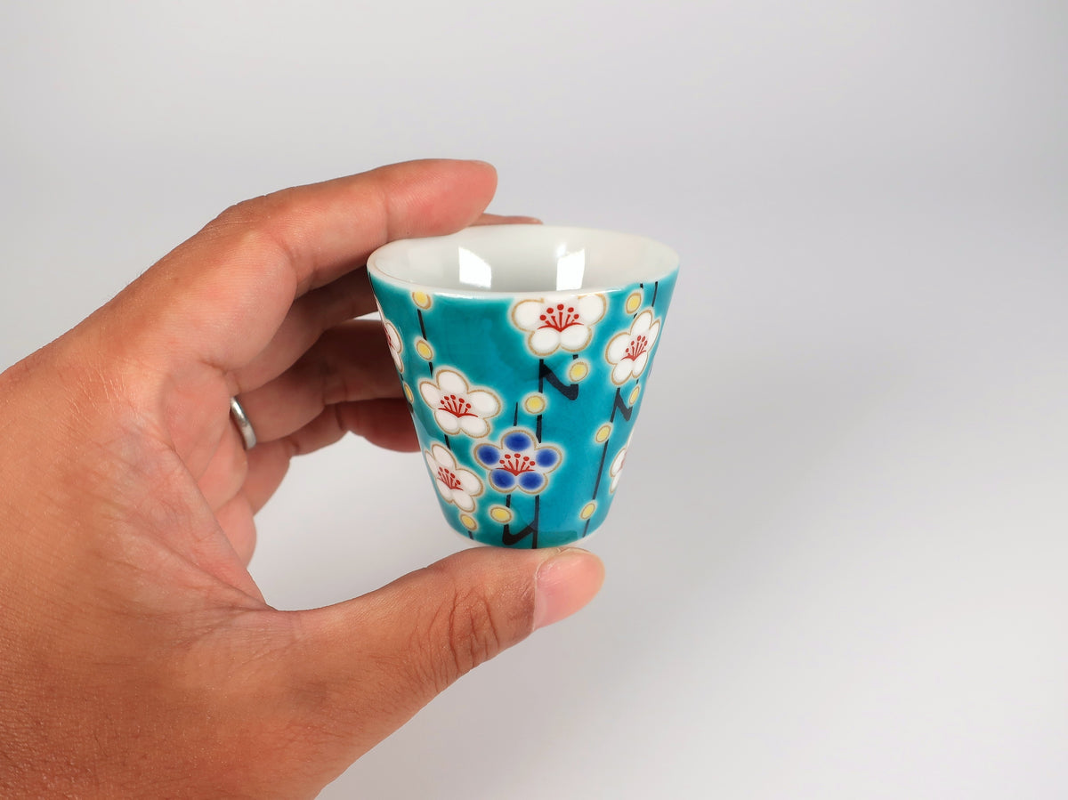 Kutani-yaki – O-choko fleurs de prunier (Collection Choko de bon augure)