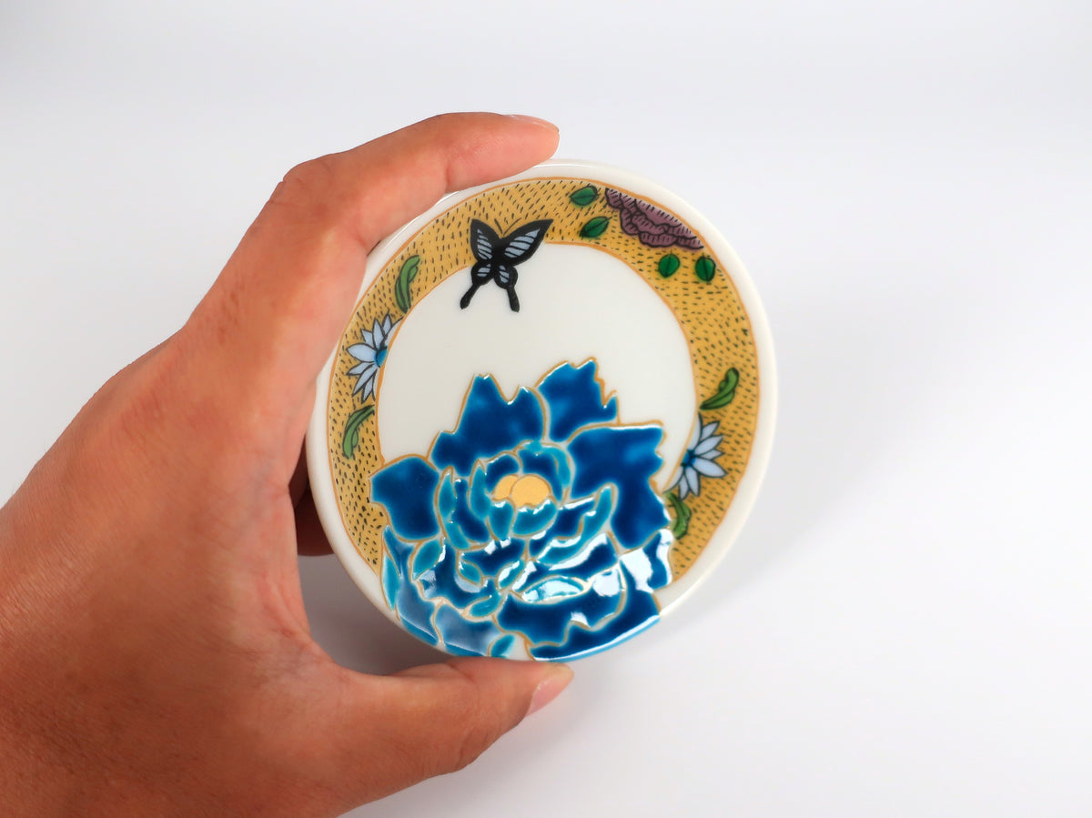 Petite assiette Kutani Art : Pivoine bleue Yoshidaya (Sous la supervision de Tsuyoshi Sato)
