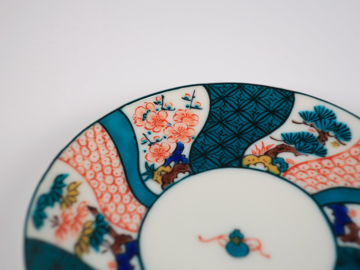 KUTANI ART SMALL PLATE "IROE SHOCHIKUBAI"