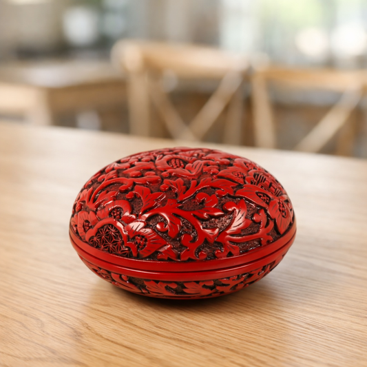 [Vintage] Murakami wood-carved lacquerware Incense Box with Hōsōge Pattern
